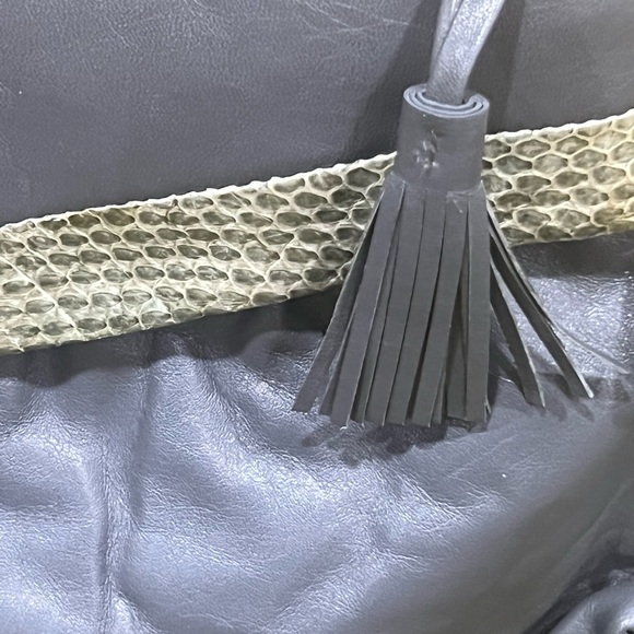 Leather and snakeskin clutch - Picture 6 of 12